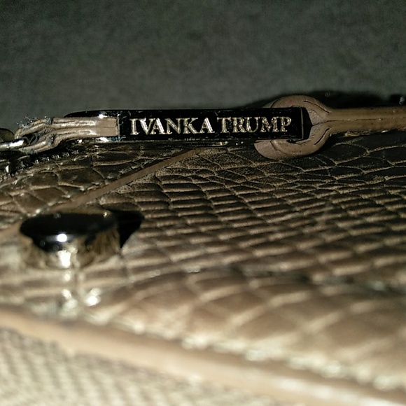 Ivanka Trump Charlotte Grey Wallet - Picture 4 of 4